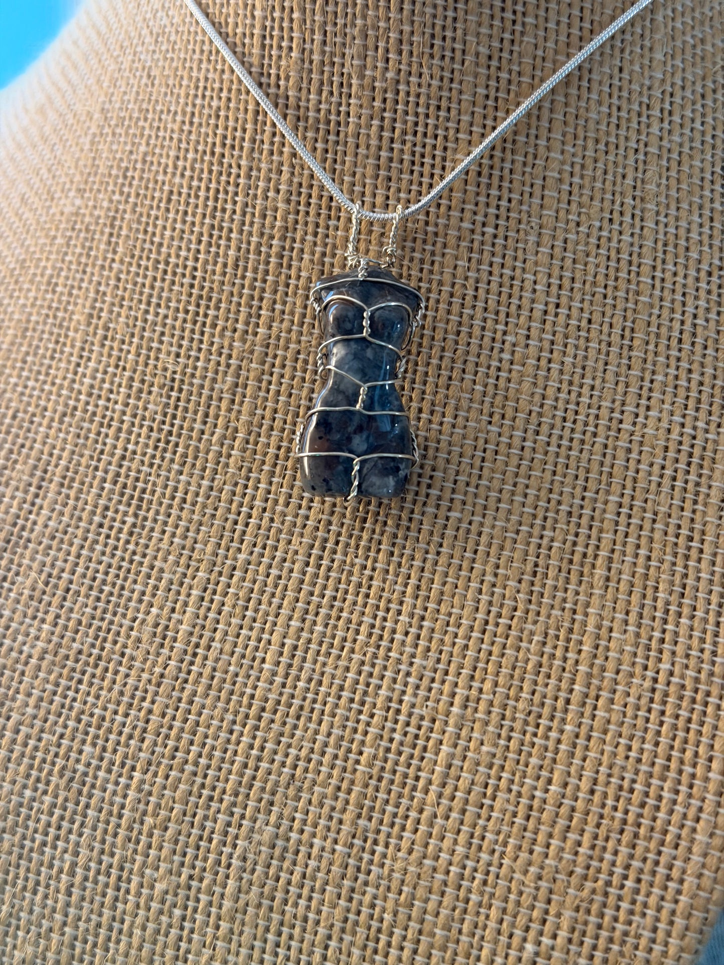 .925 S.S. Mahogany Obsidian Shibari Woman