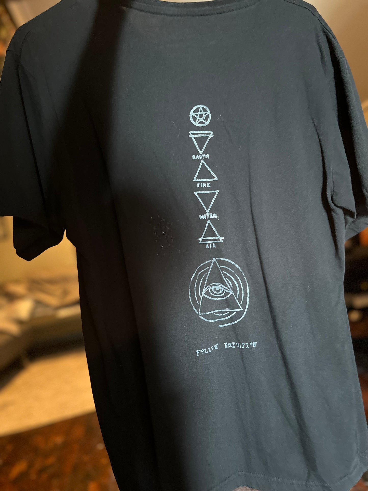 THEM Size M Follow Intuition Tee