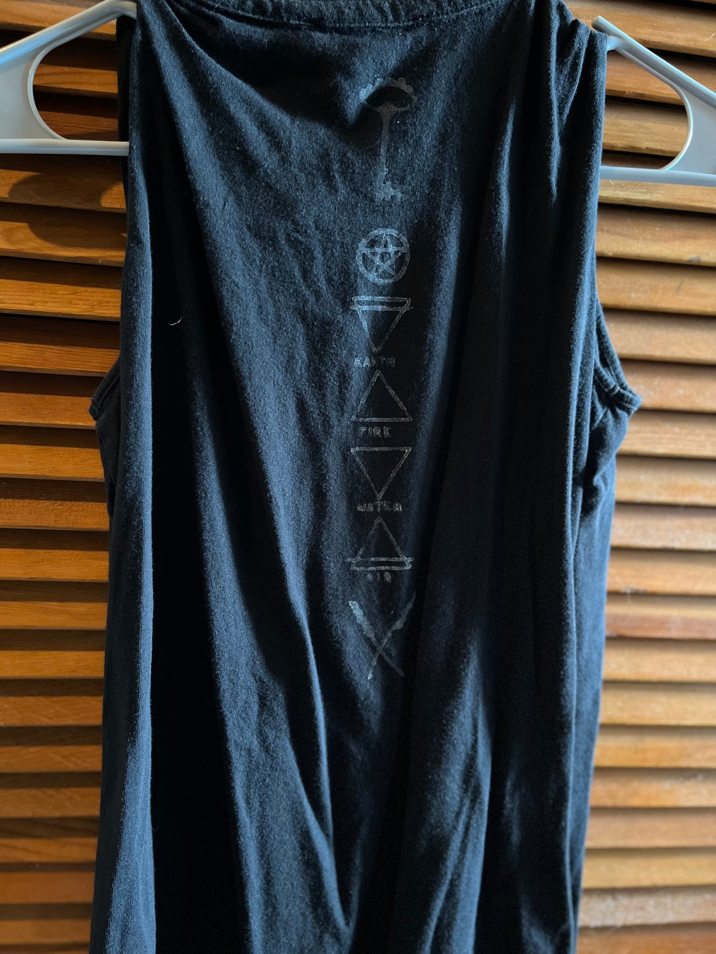 FEMME Size S Elements Sleeveless Top