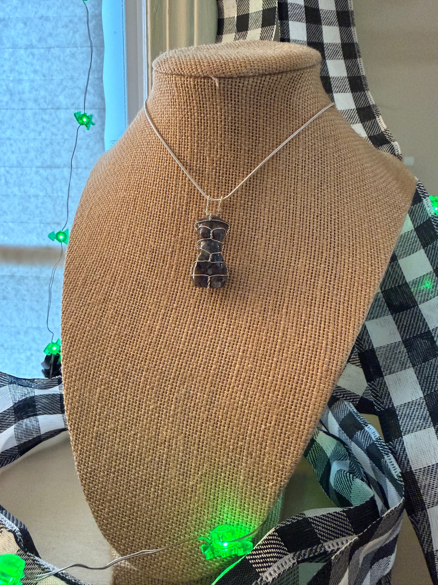 .925 S.S. Mahogany Obsidian Shibari Woman